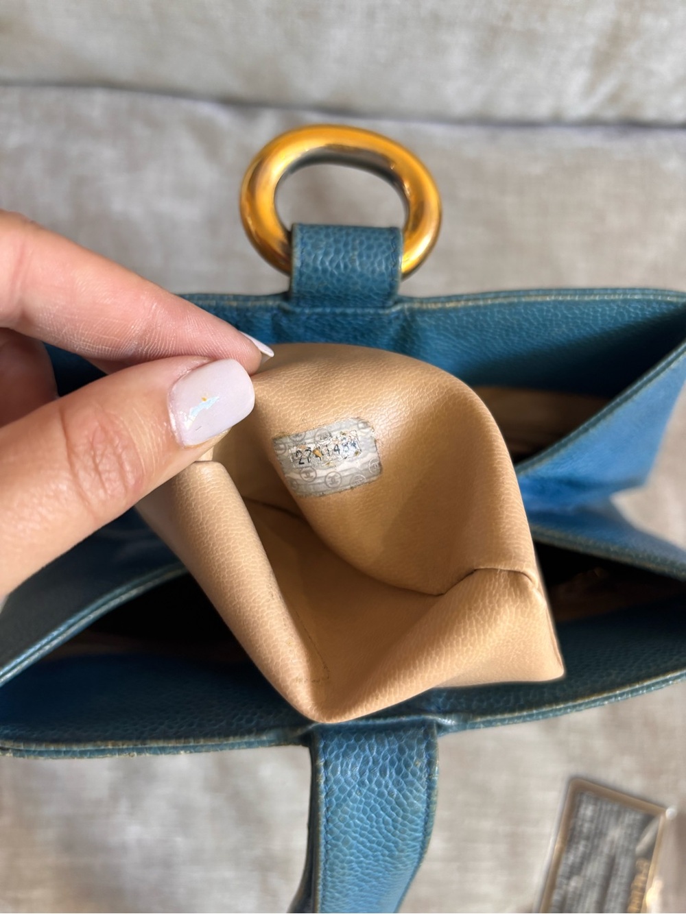 Authentic CHANEL vintage blue calf skin sling bucket bag 24k gold - Picture 11 of 14